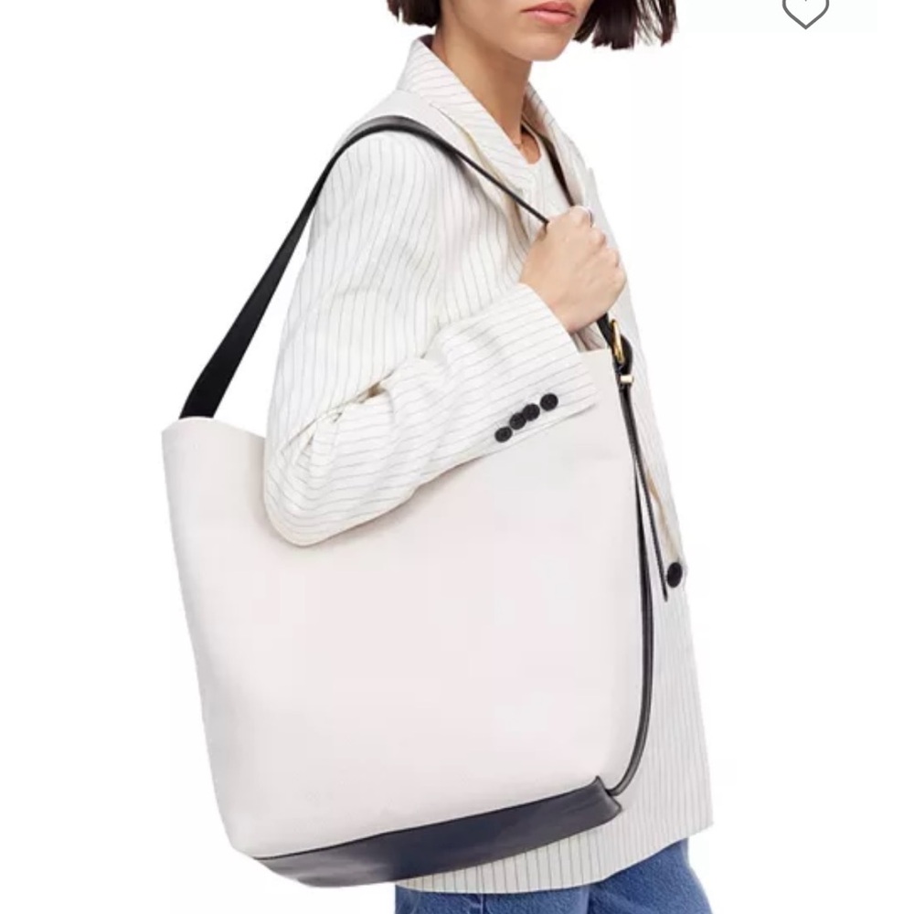 Madewell The Essential Large Bucket Tote